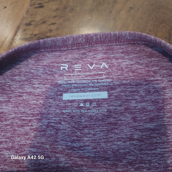 REVA workout top - Picture 4 of 10